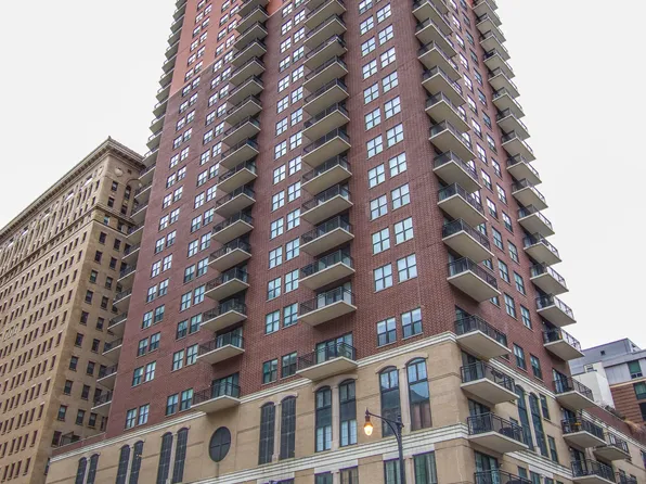 41 E 8th St, Chicago, IL