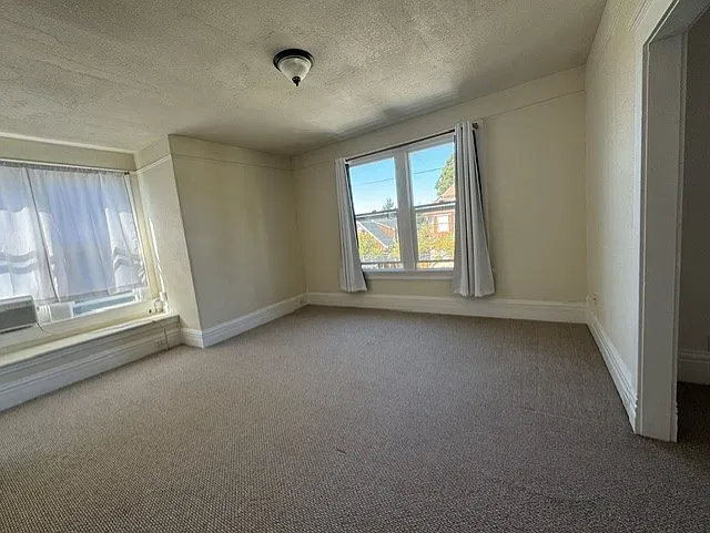 Studio, 650 sqft, $2,400 — Photo 2