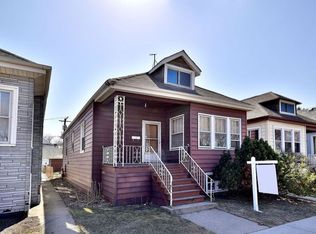 2837 W Roscoe St, Chicago, IL 60618