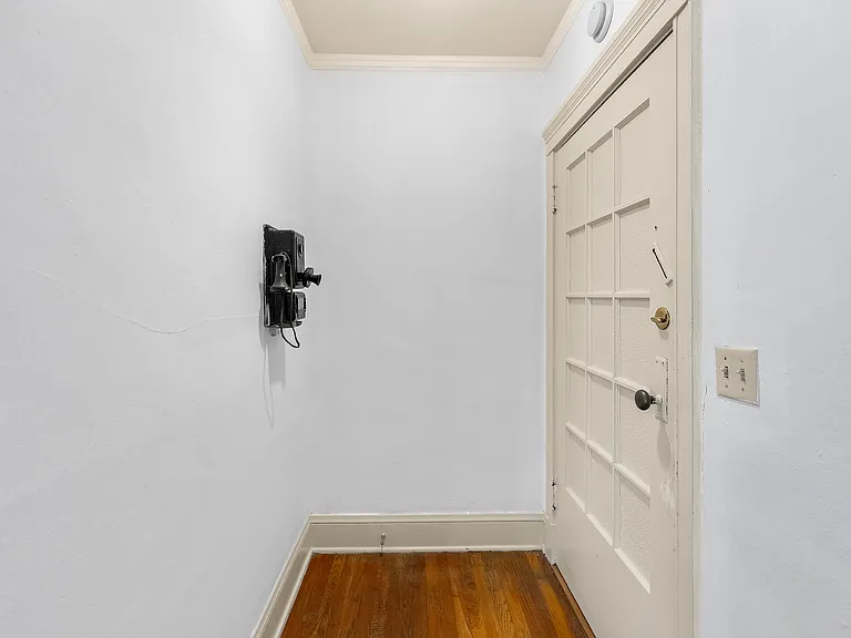 Historic Paramount Apartments — Photo 17