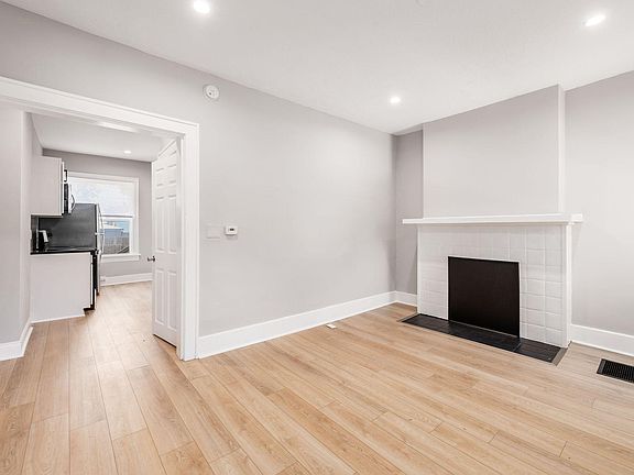 5th image of 990 Heyl Ave