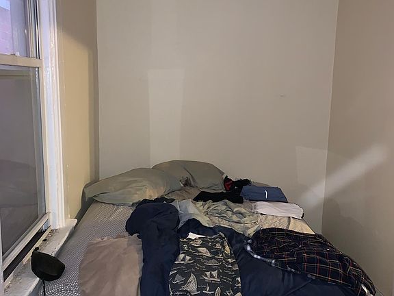 2nd image of 3006 N Sheffield Ave APT 2R