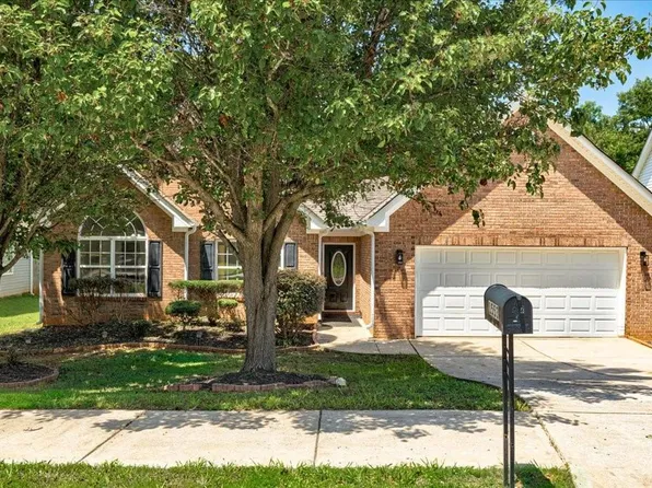 1553 Queen Elizabeth Dr, Locust Grove, GA 30248