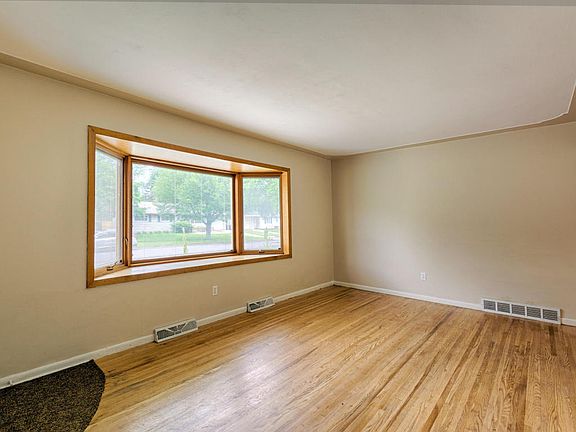 4th image of 4468 Burgis Ave SE