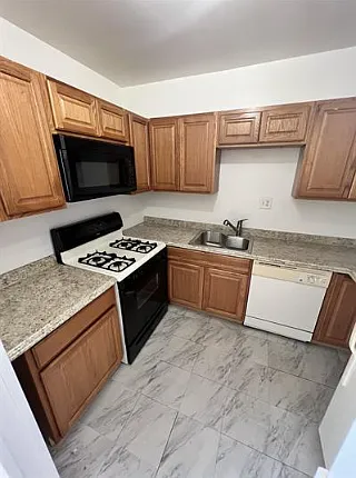 Building Photo - 3811 Swann Rd #203