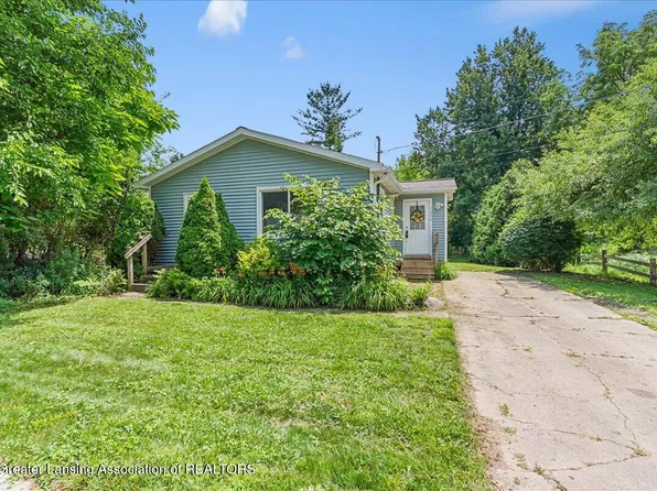 3203 Birch Row Dr, East Lansing, MI 48823