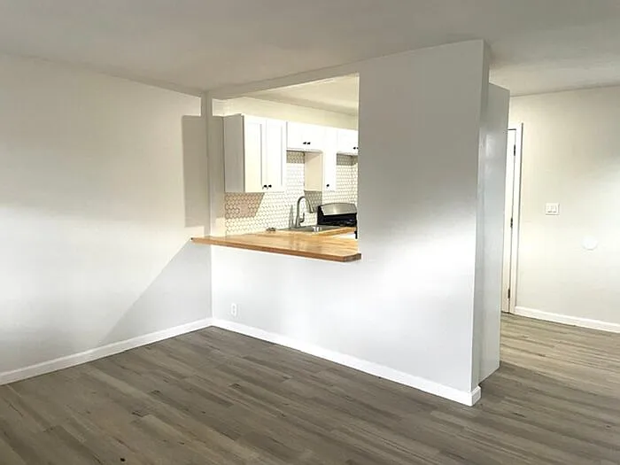 1 bed, 1.0 bath, $975 — Photo 2