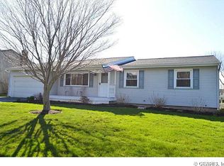 447 Lowden Point Rd, Rochester, NY 14612