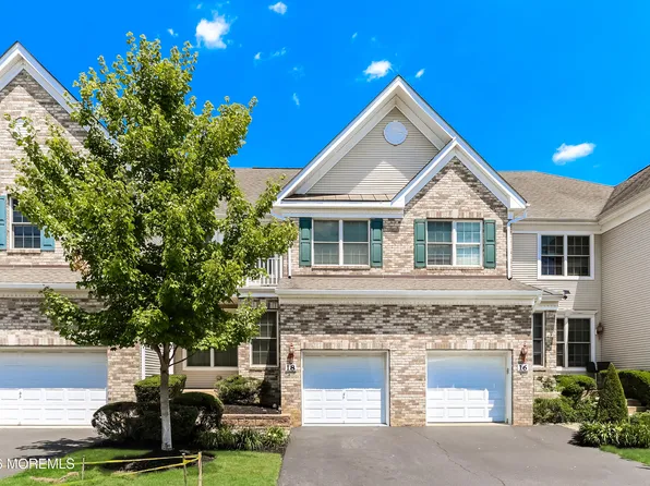 18 Deepwater Cir, Manalapan, NJ 07726