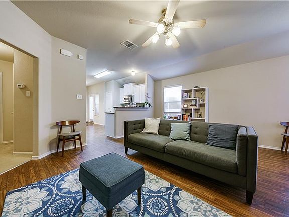5th image of 2037 Whispering Hills Dr
