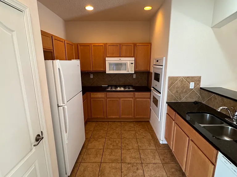 4222 Plaza Sonata — Photo 2