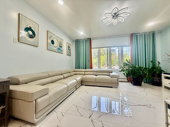 4th image of 110 Prall Ave #1