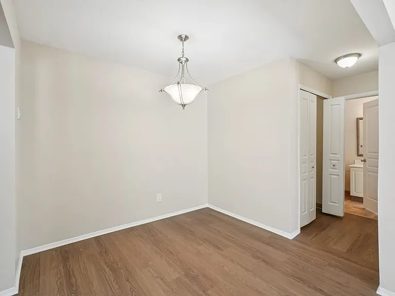 Harbour Village Apartments — Photo 17