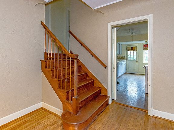 3rd image of 369 20th St SE