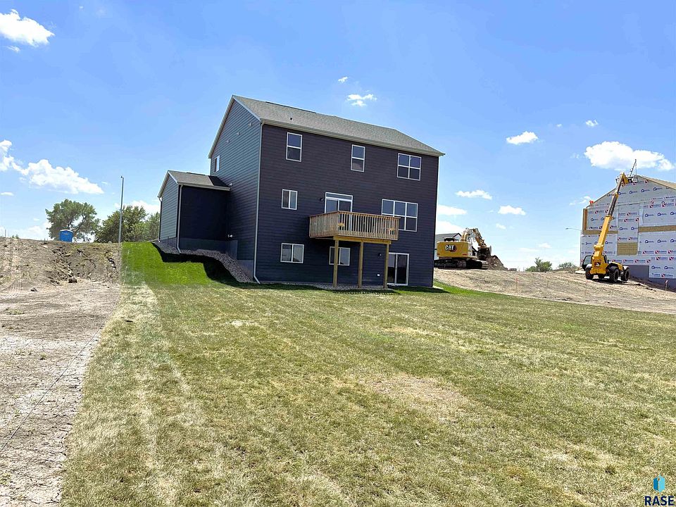 2nd image of E Ashwood Cir
