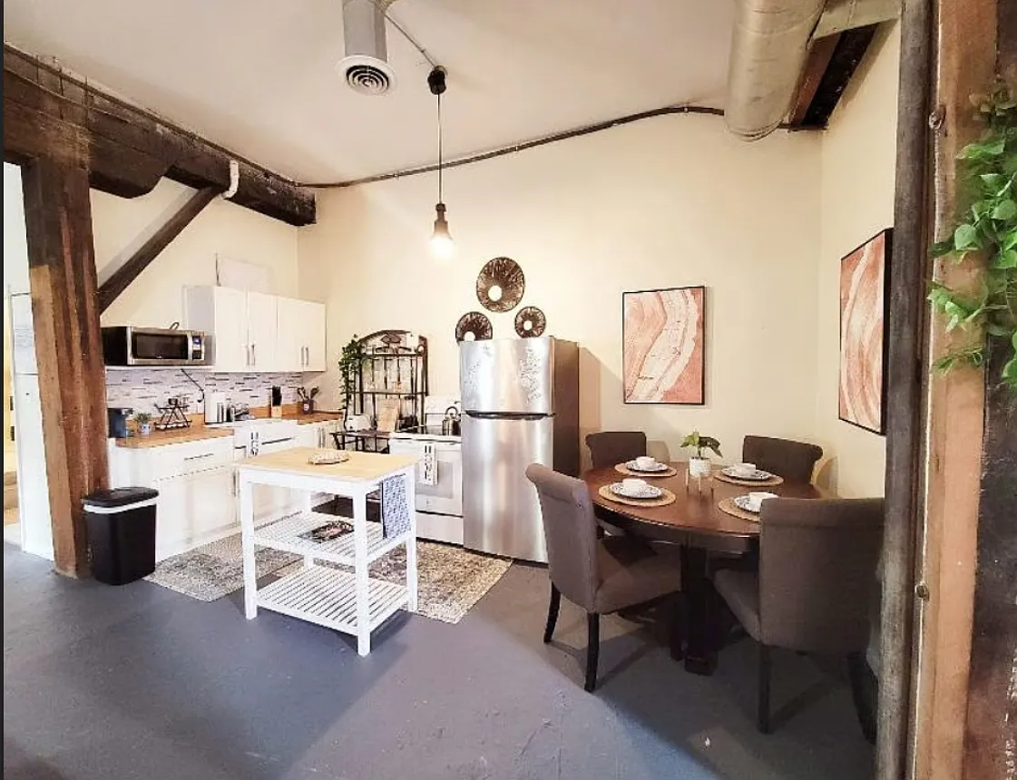Studio, 950 sqft, $1,250 — Photo 1