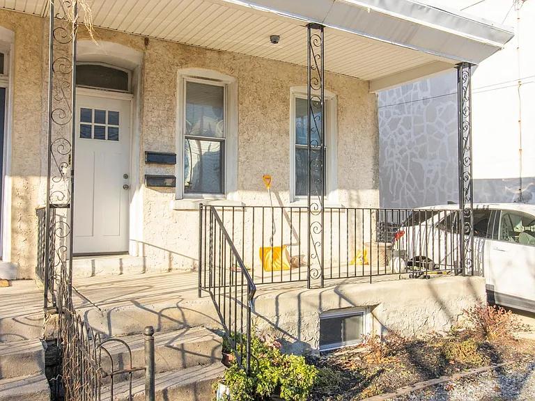 454 Leverington Ave #2 — Photo 18