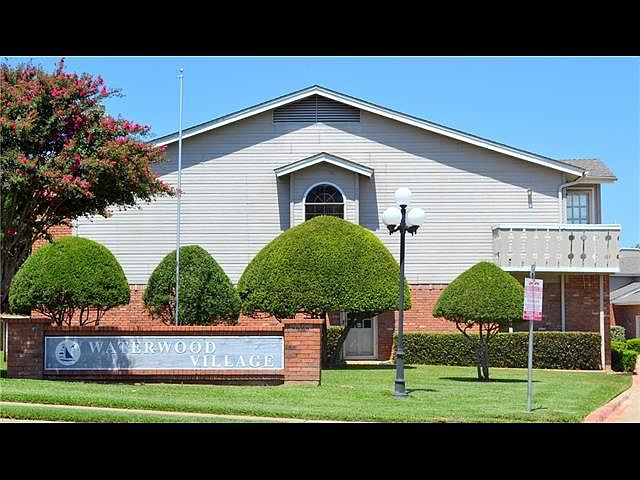 1st image of 5840 Lake Point Dr