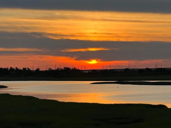 8 Marc Ln, Brigantine, NJ 08203