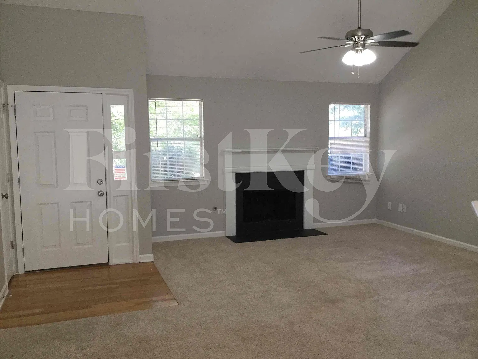 3 bed, 2.0 bath, 1204 sqft, $1,800 — Photo 4