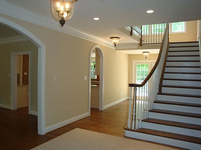 Foyer/Staircase