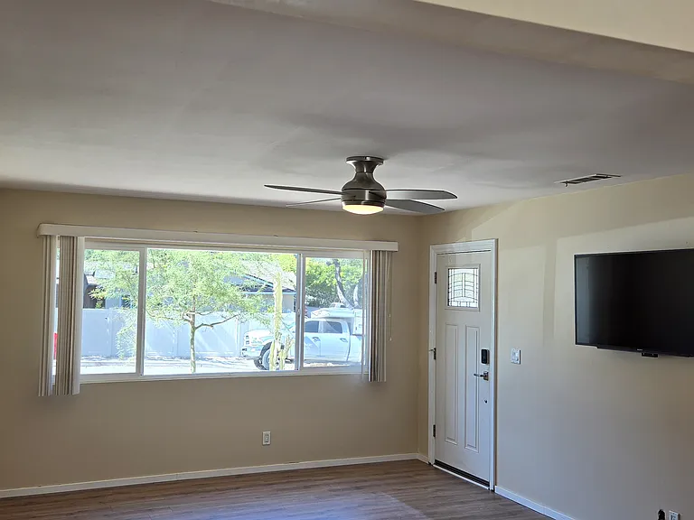 819 Cambon Cir — Photo 10