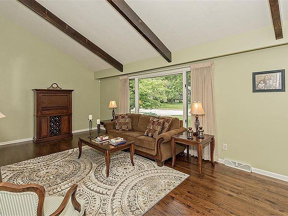 5th image of 5388 Blue Bell Dr