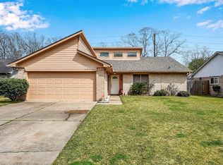 16819 Red Gully Dr, Sugar Land, TX 77498