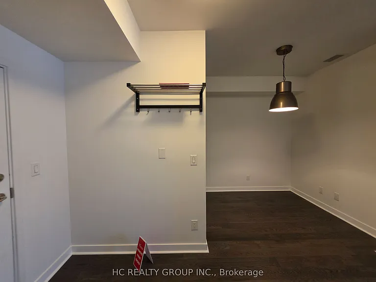 295 Adelaide St W #1017 — Photo 9