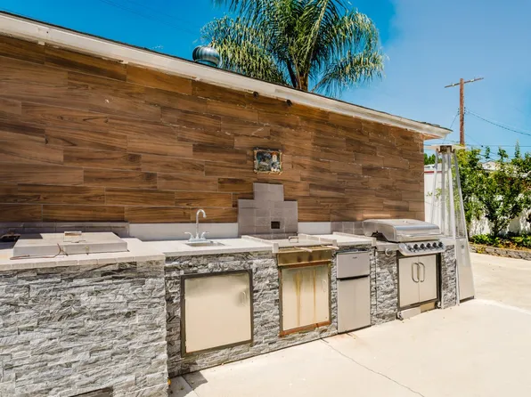 16155 Hamlin St, Van Nuys, CA 91406