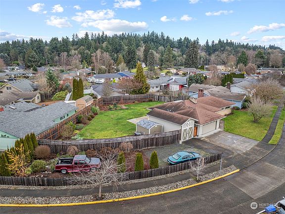 2nd image of 2604 Northlake Avenue