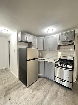 Rented by Bouklis Group | media 7