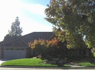 697 E Lawnbrook Dr, Fresno, CA 93720