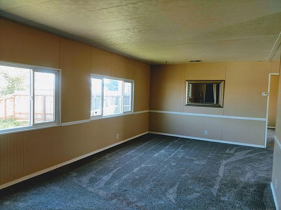 4th image of 5451 Hilltop Ln