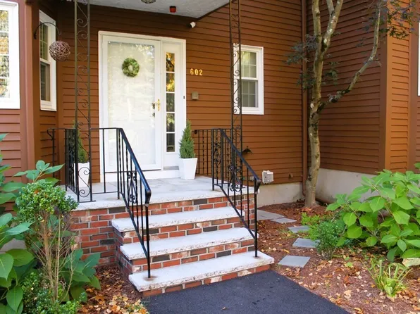 602 Sherwood Forest Ln, Saugus, MA 01906