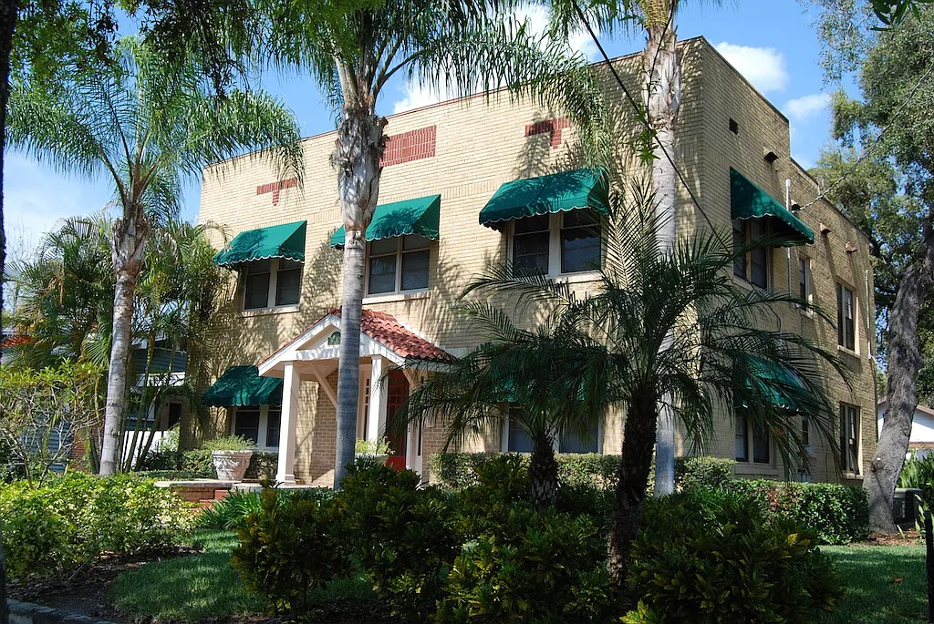 2 bed, 900 sqft, $2,495 — Photo 1