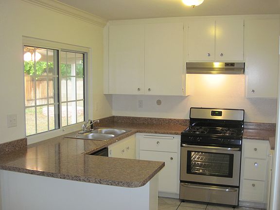 Stainless Range & Dishwasher