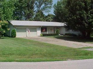 5920 Mimosa Dr, Sedalia, MO 65301