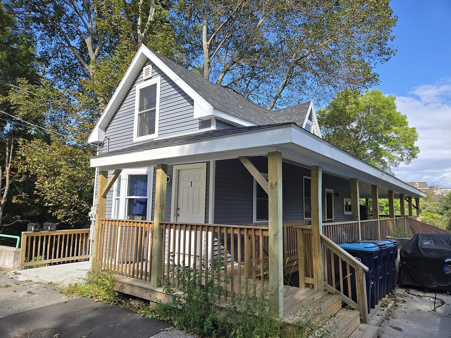 3 bed, 1200 sqft, $2,500 — Photo 2