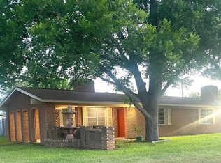1715 N Park St, Uvalde, TX 78801