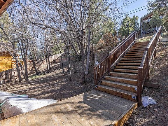 4th image of 592 Villa Grove Ave