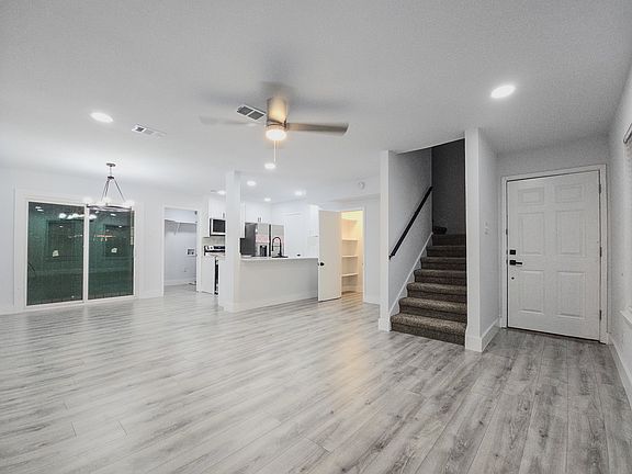 2nd image of 3034 Alcannon Ave