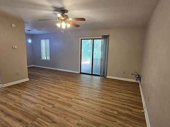 4th image of 3687 Donovan Dr #B