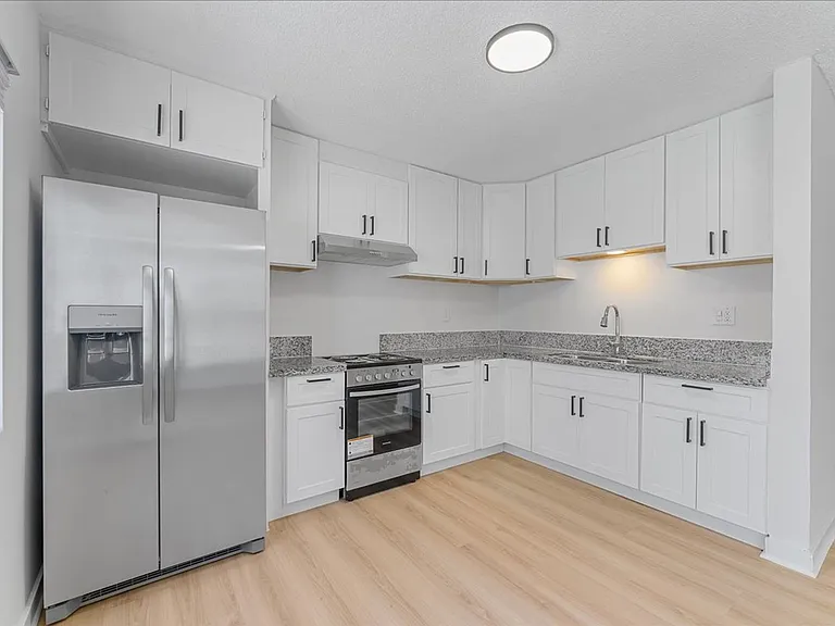 1626 Pine Ave #N — Photo 5