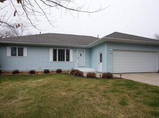 1066 Forty Oaks Dr, Story City, IA 50248