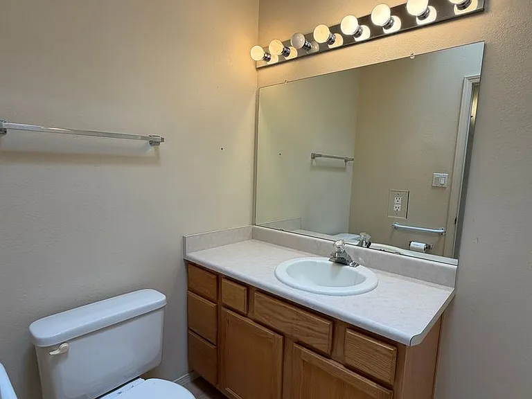 4516 Holiday Breeze Pl NE — Photo 12