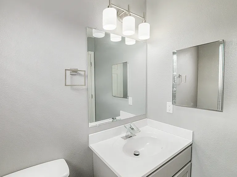 900 West Townhomes — Photo 16