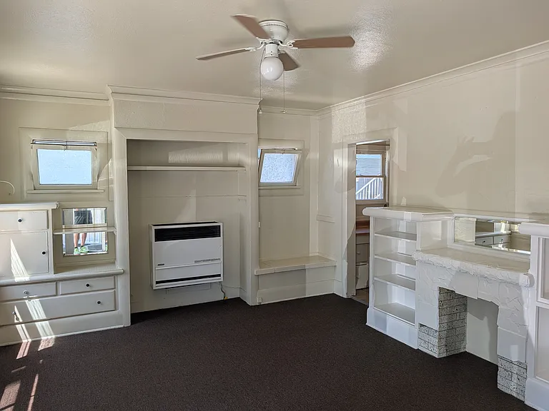 260 Orange Ave — Photo 2