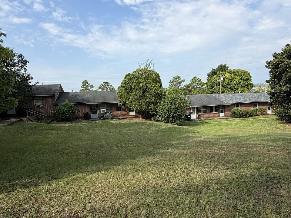 1400 Shepherd Dr #15-24