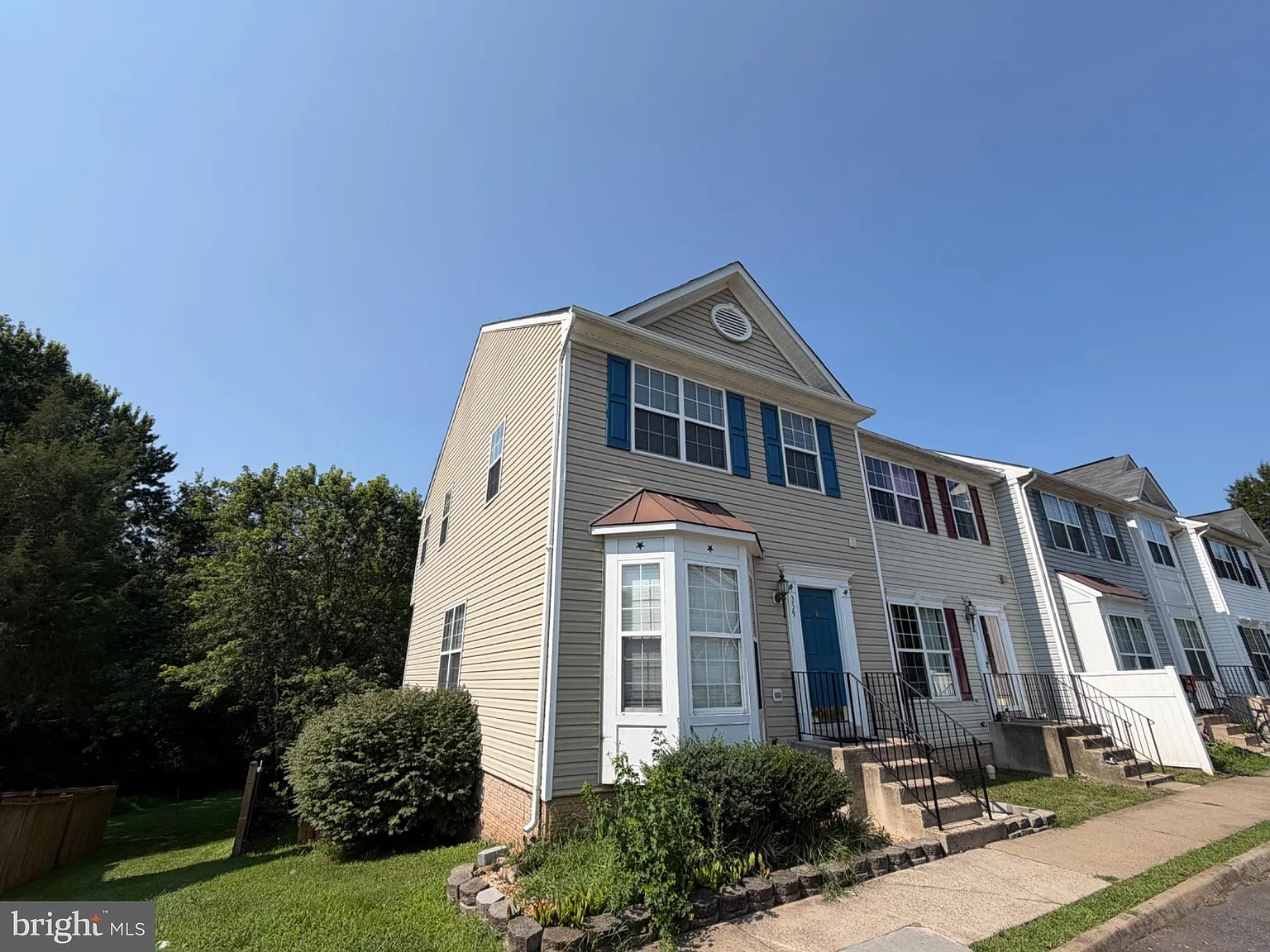 3 bed, 2.5 bath, 1980 sqft, $2,500 — Photo 2